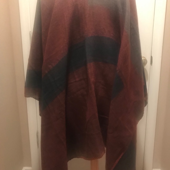 Reversible Wrap, One Size - Picture 3 of 7